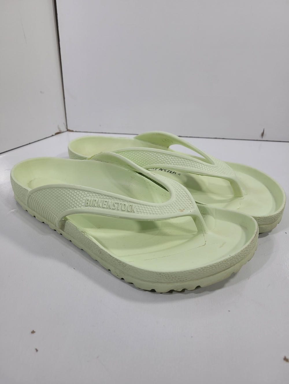 Birkenstock Honolulu EVA Sandals Womens 37 US 6 6.5 Faded Lime Flip Flops WOW
